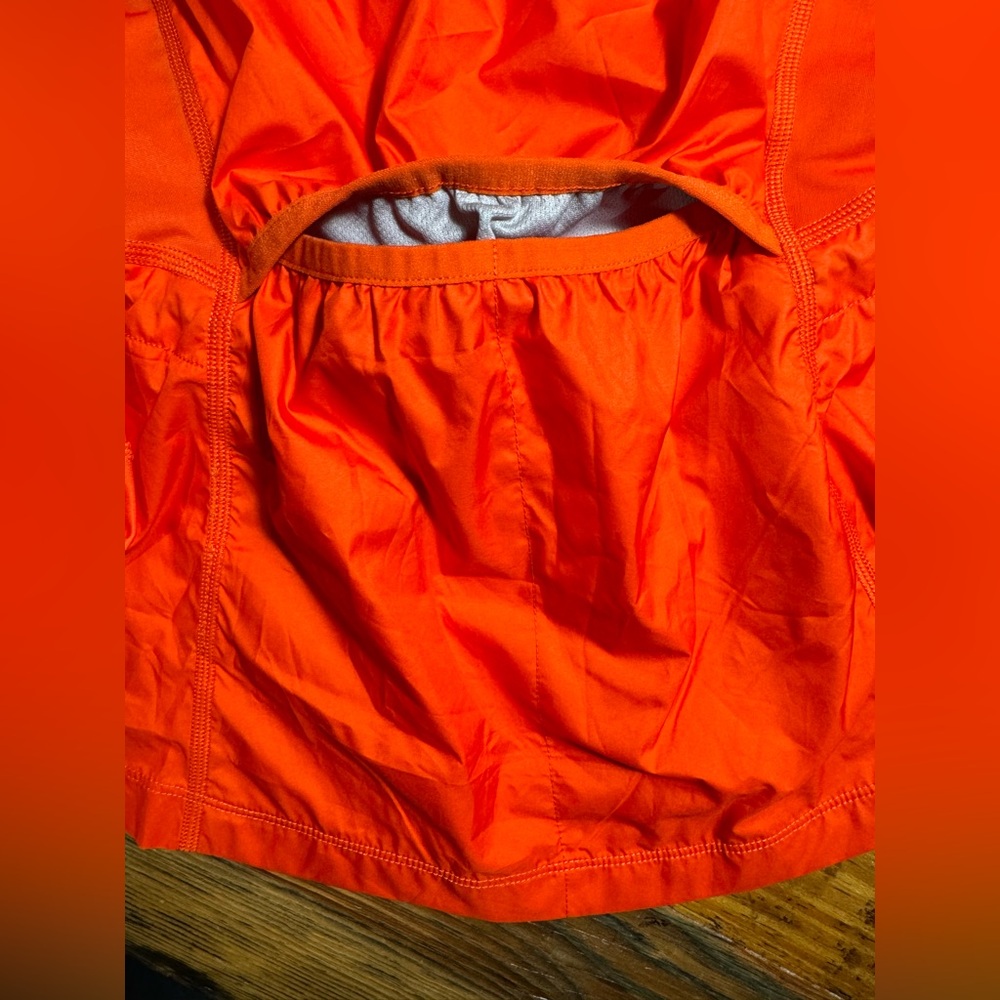 Skins Women Gylle Engineered Hooded Lightweight Wind Breaker Jacket Coral Red XS - Picture 3 of 15